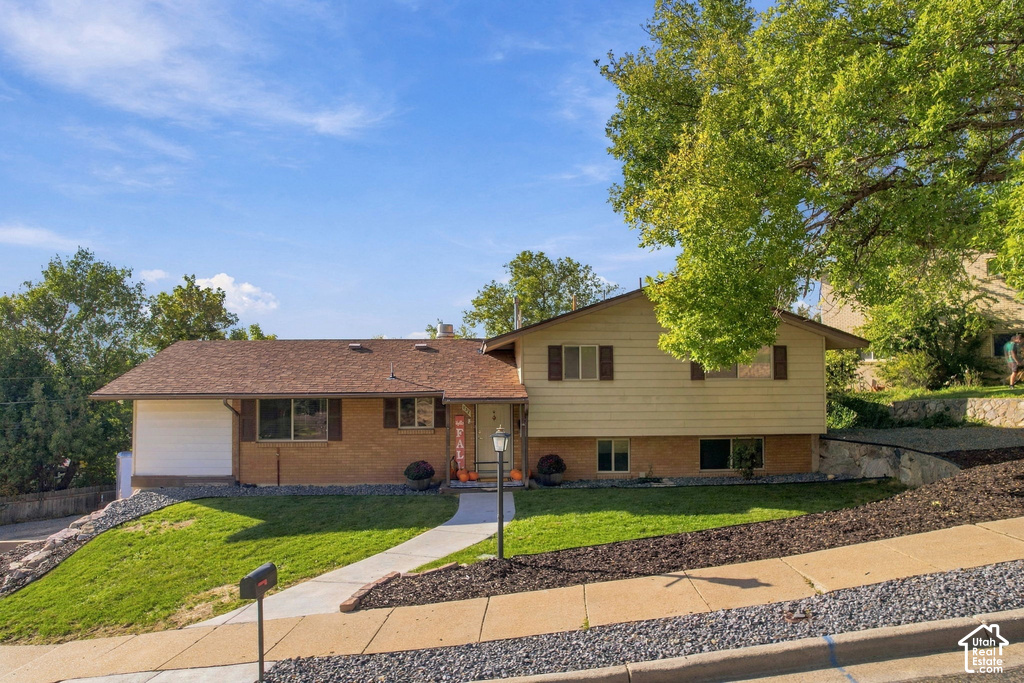 937 E KINGSWOOD RD photo 3