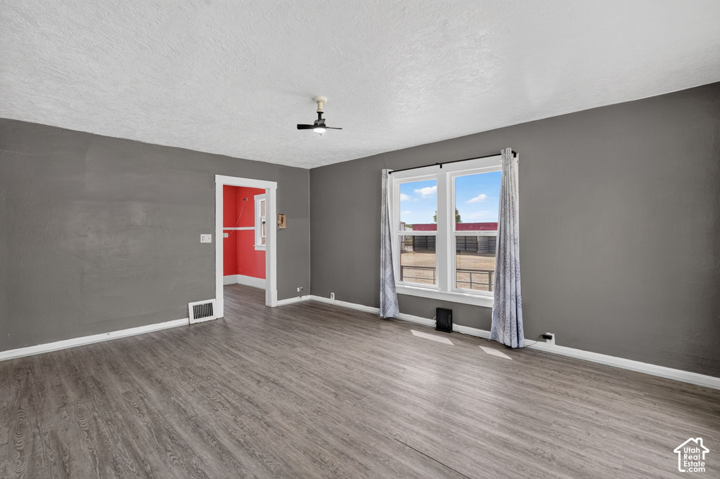 415 NELSON ST photo 3