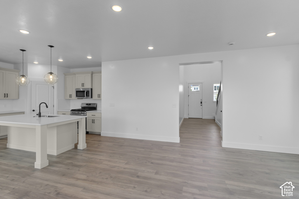635 N 275 E photo 3
