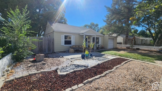 964 E 300 N photo 2