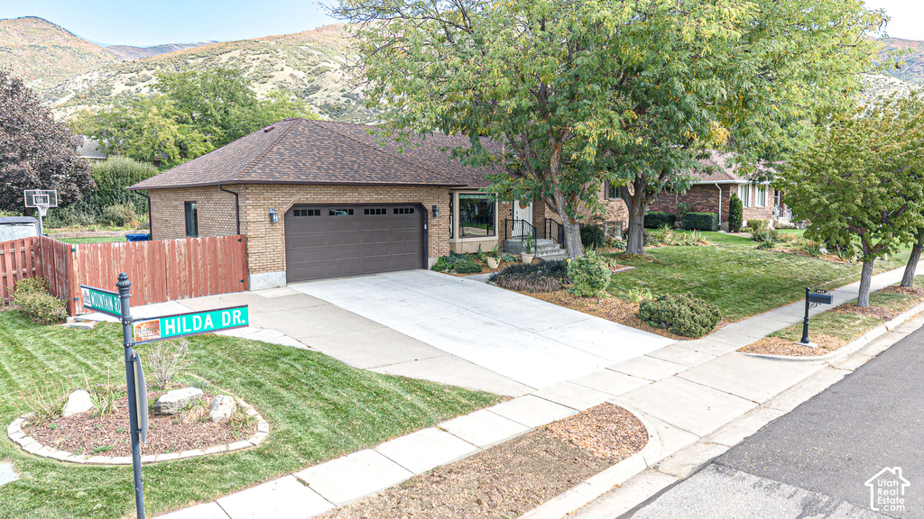 1443 E HILDA S DR photo 2