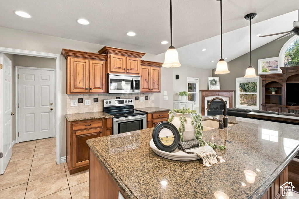 1443 E HILDA S DR photo 5