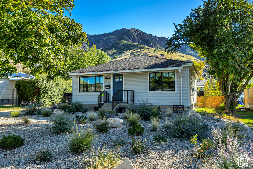 772 ROBINS AVE photo 4
