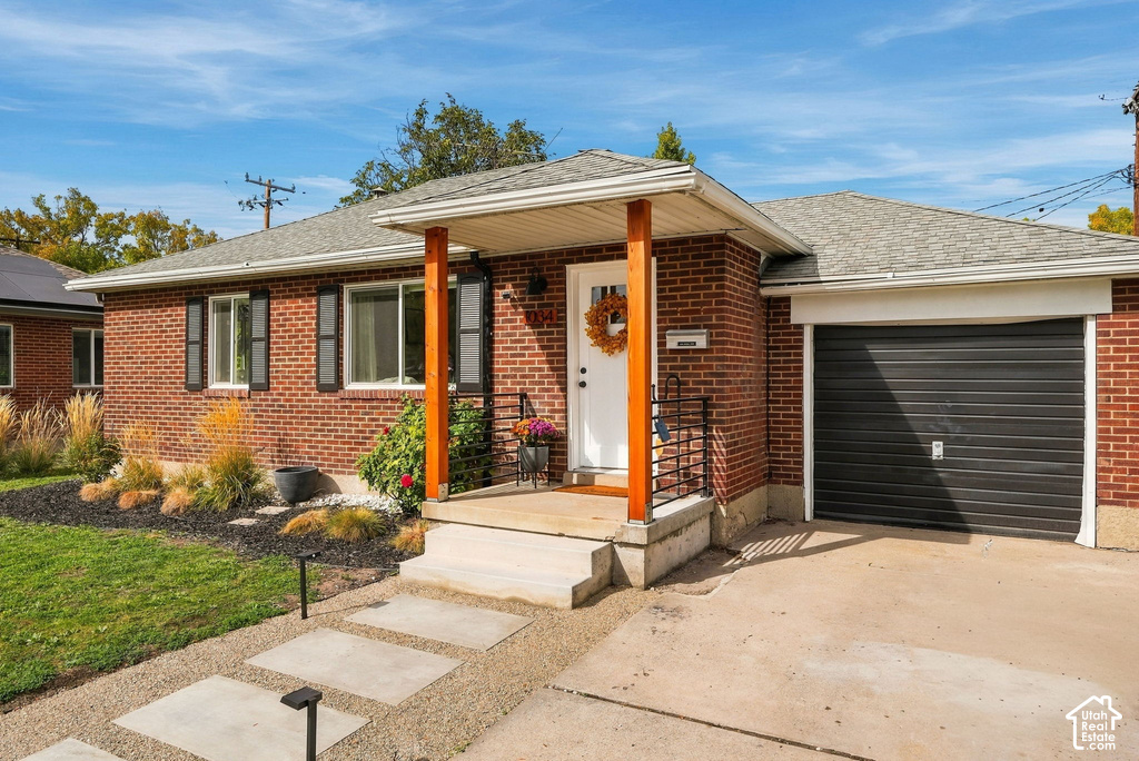 1034 W SIGNORA DR photo 3