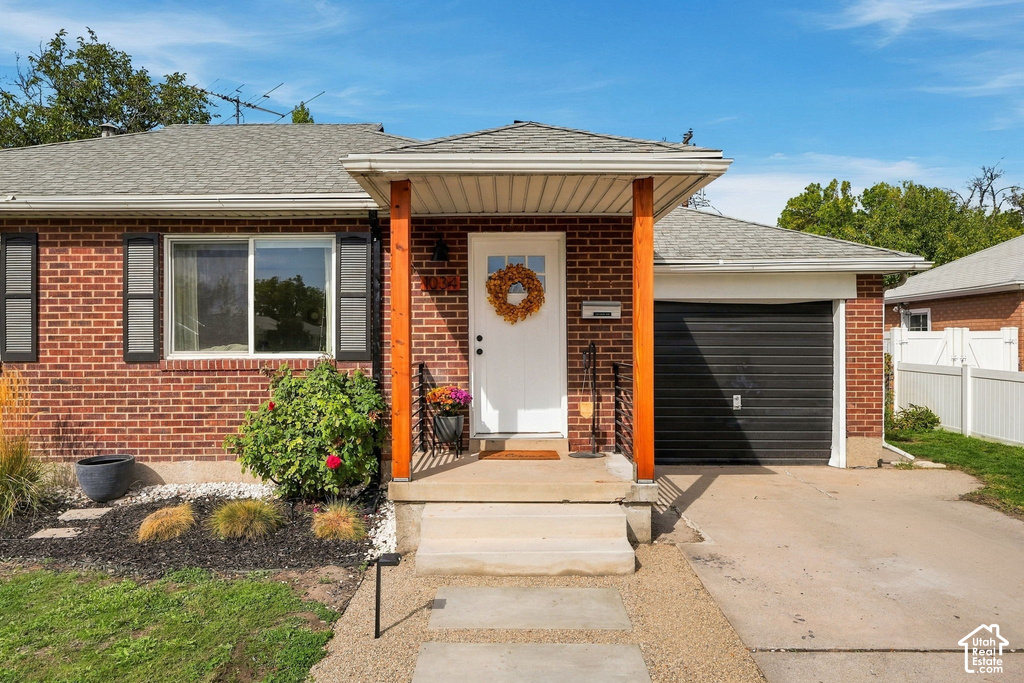 1034 W SIGNORA DR photo 4