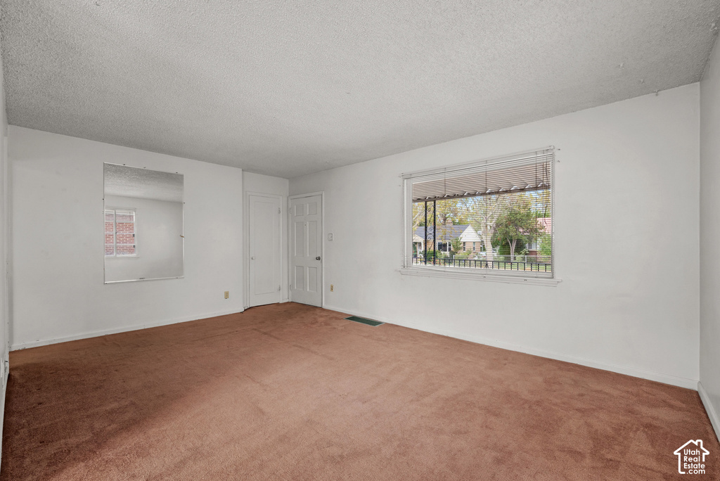 1530 E GREGSON AVE photo 4