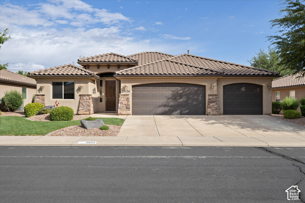 3934 BRENNA DR photo 2
