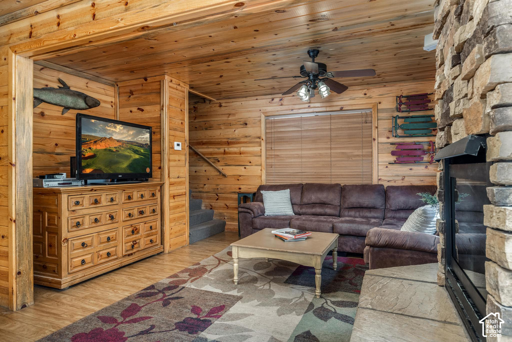 1830 E GULF STREAM DR photo 3