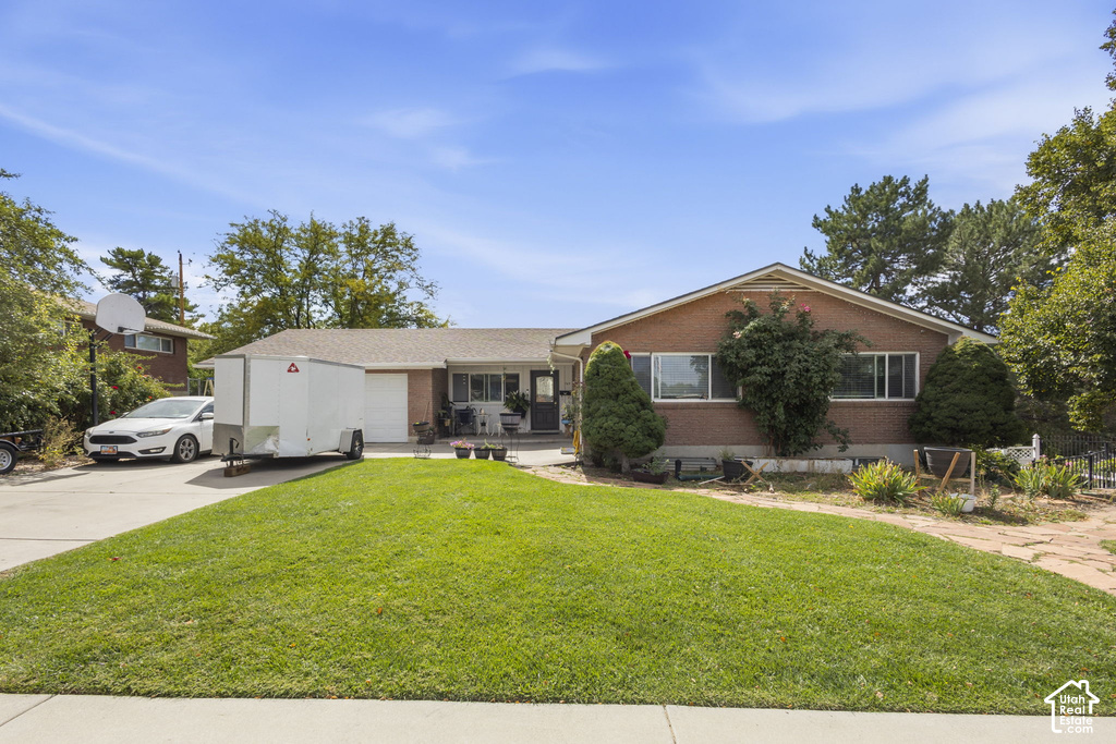 749 W SUNNY LN photo 2