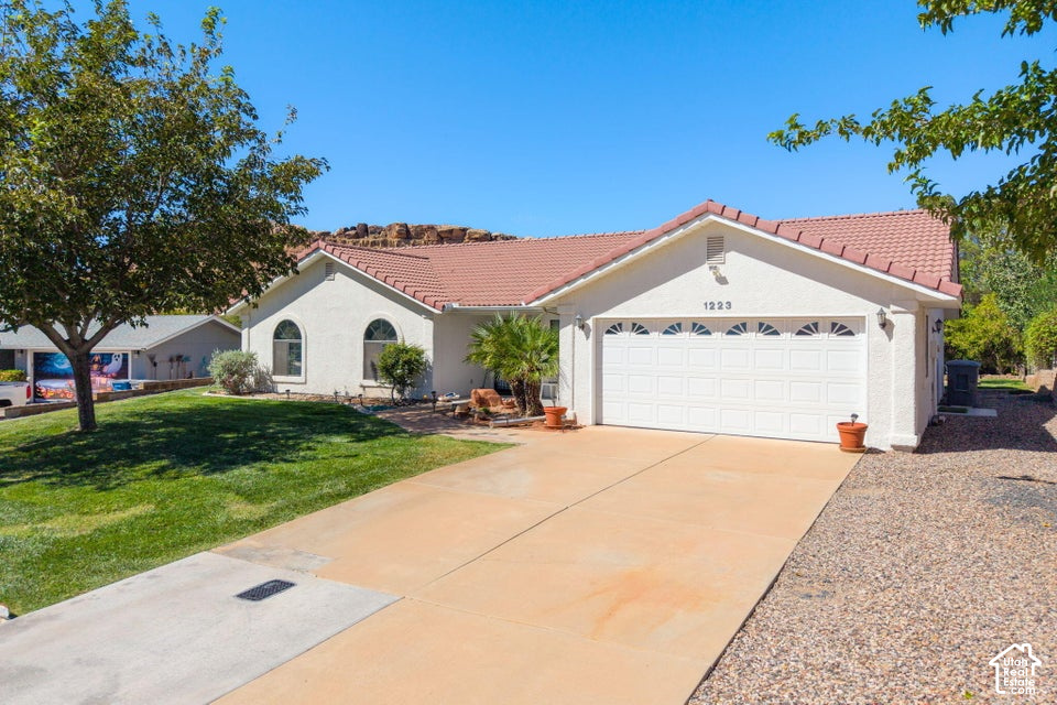 1223 E MAHOGANY CIR photo 2