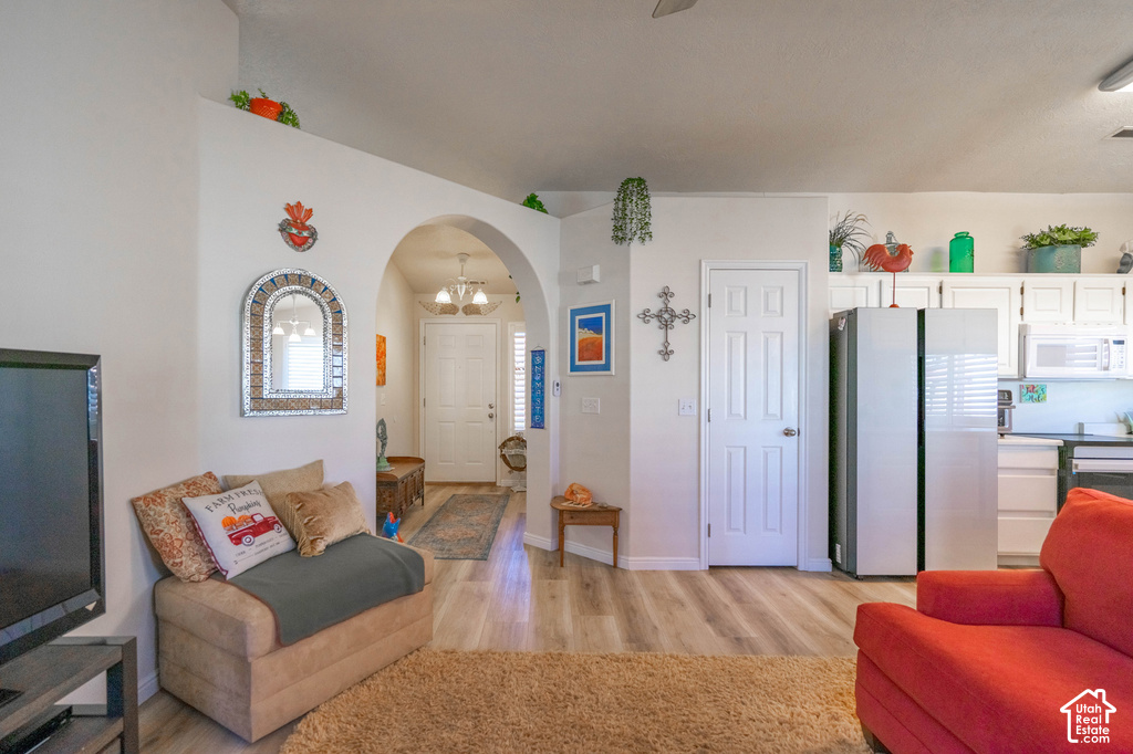 577 S SIESTA DR photo 5