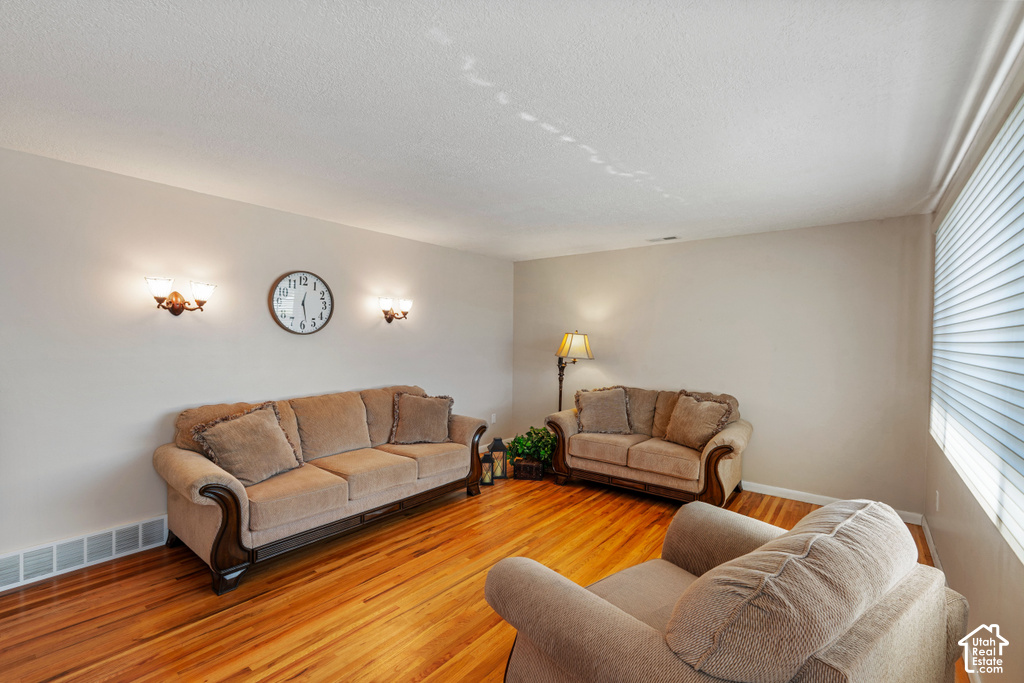 166 W 870 N photo 5