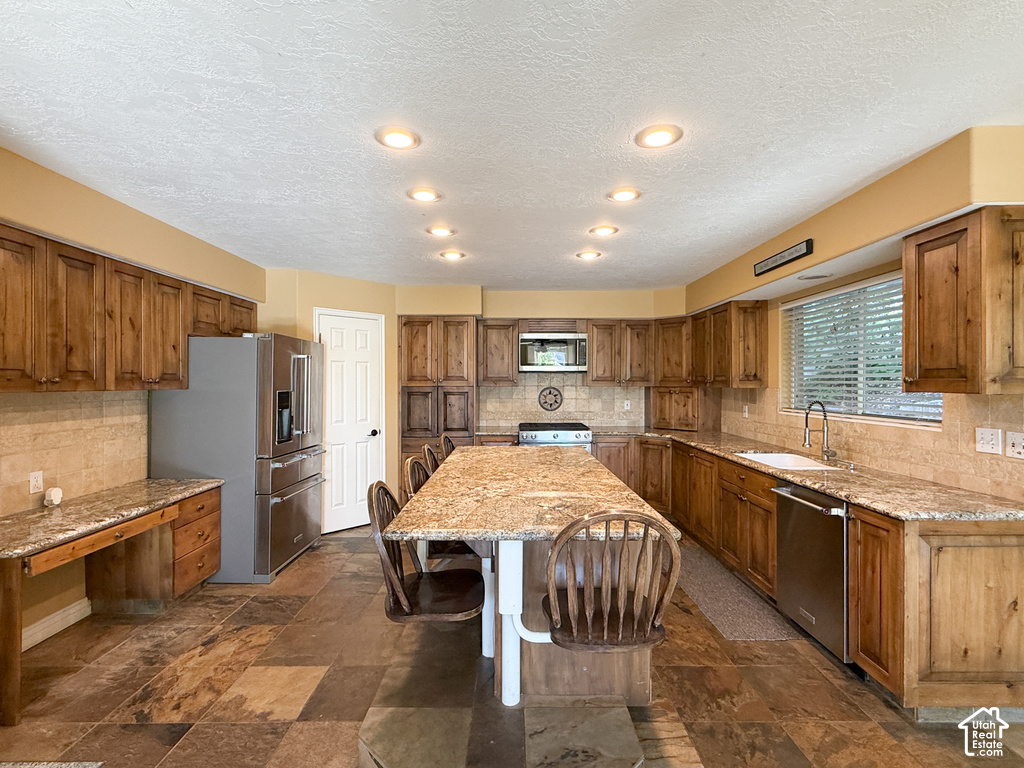 690 LISTON CIR photo 4