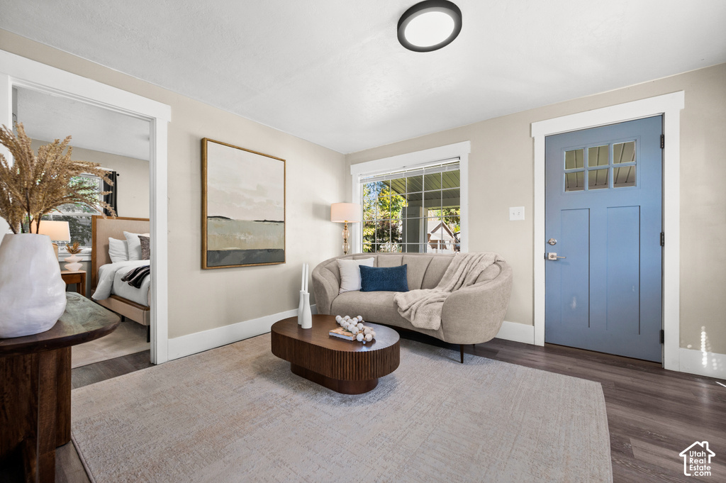 668 E SPRING VIEW DR photo 3