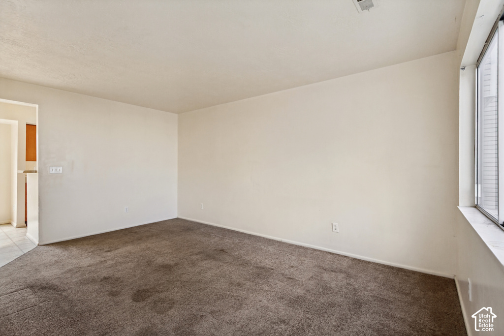 221 E CRESTONE AVE photo 3