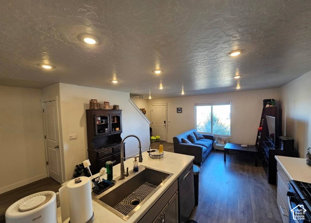 279 E SERENITY N AVE photo 4