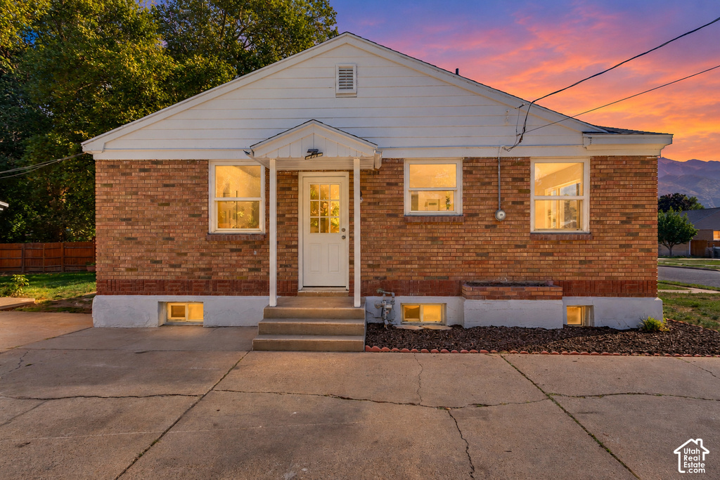 674 CHESTER ST photo 4