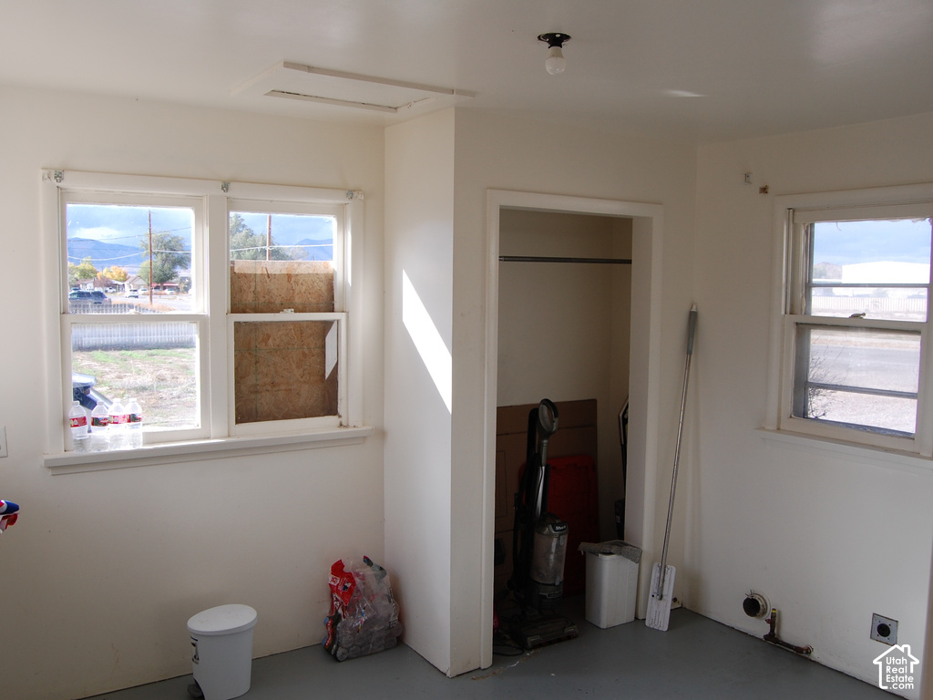 laundry/mud room