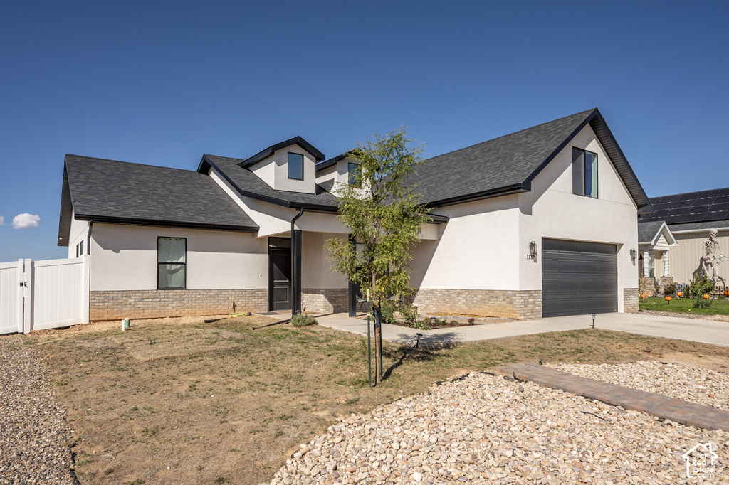 1137 N YUCCA ST photo 3