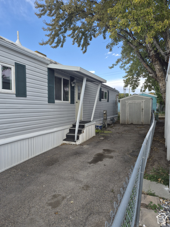 3893 S BOBOLINK ST photo 3