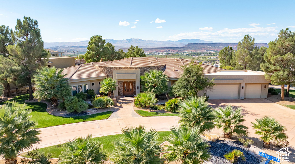 1536 S CLIFF CIR photo 2