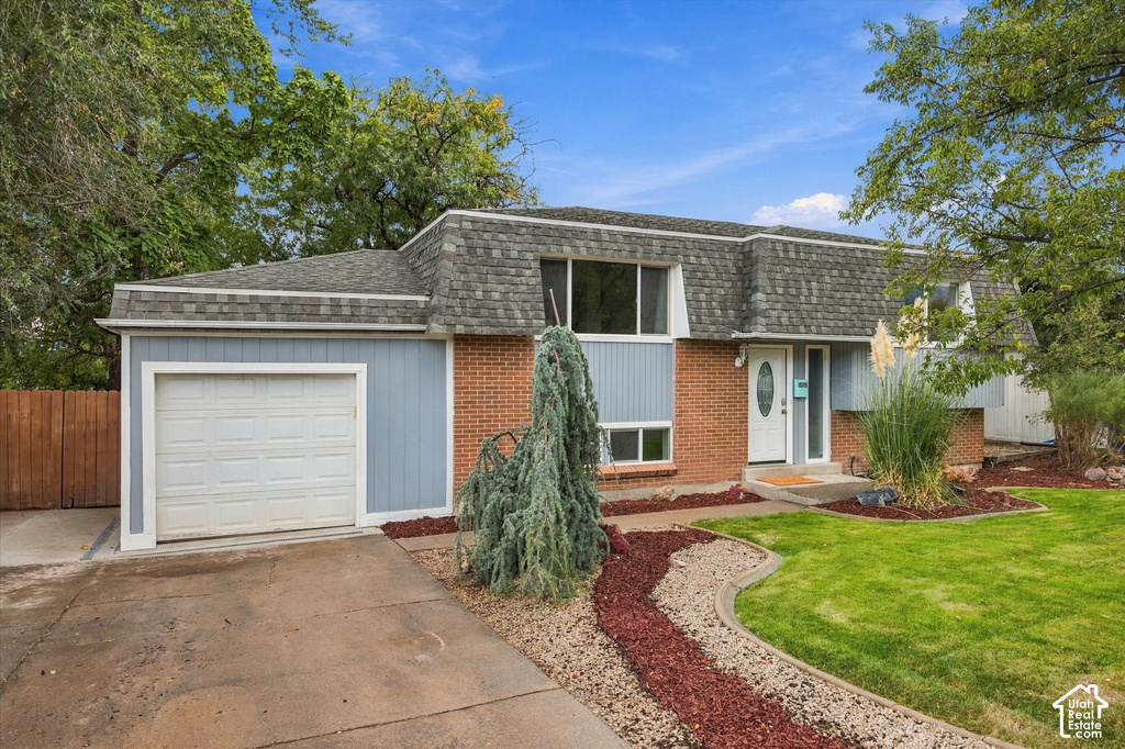 8450 S 1575 E photo 2