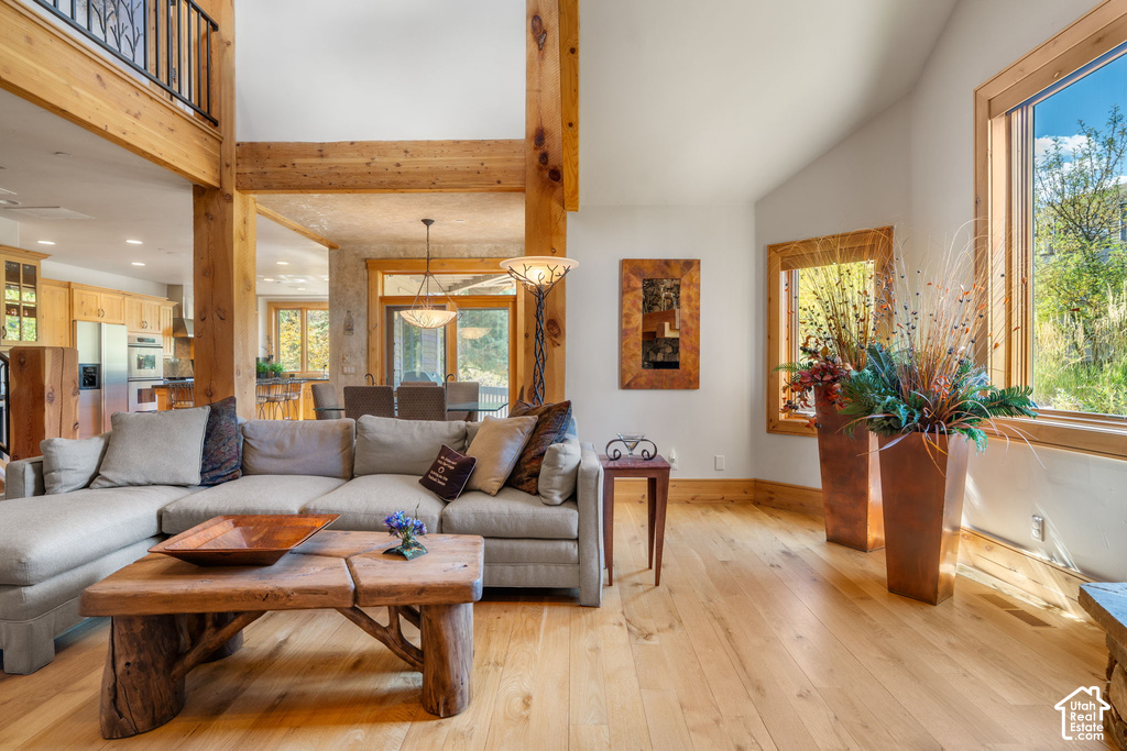 519 ROSSIE DR photo 3