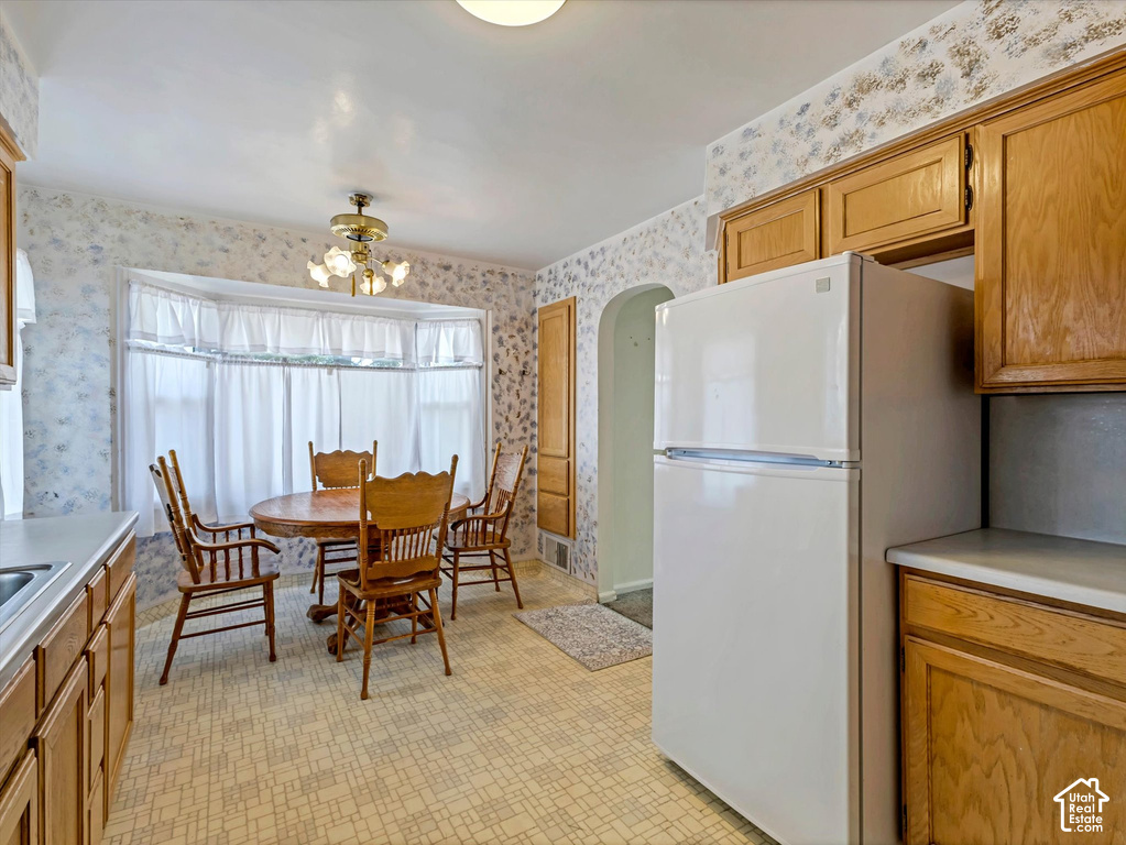 477 N CHICAGO ST photo 3