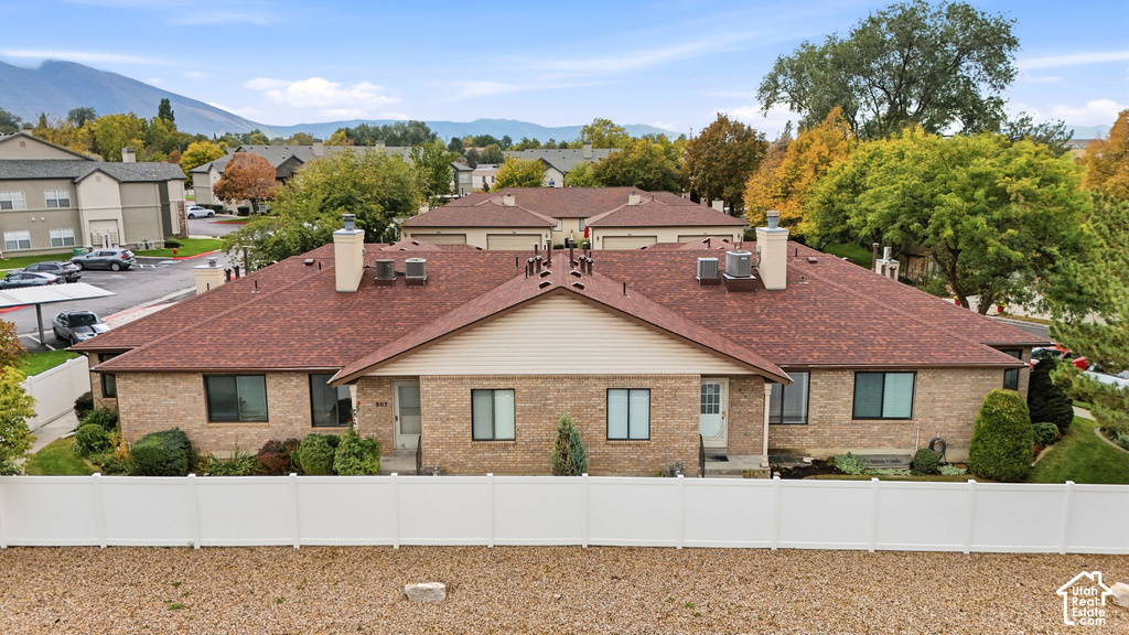 809 E GOLDEN FIELD WAY photo 2