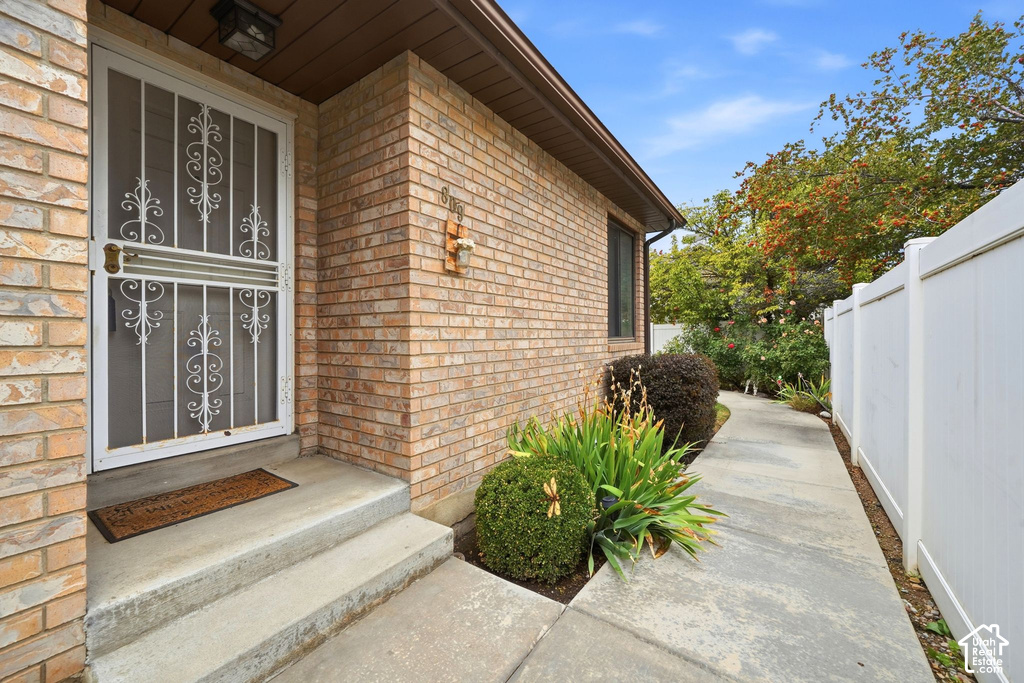 809 E GOLDEN FIELD WAY photo 4