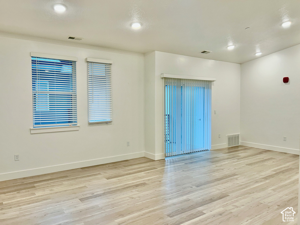 472 W 40 S photo 3