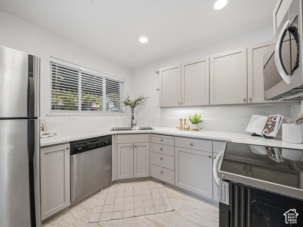 1010 W ECLIPSE WAY photo 4