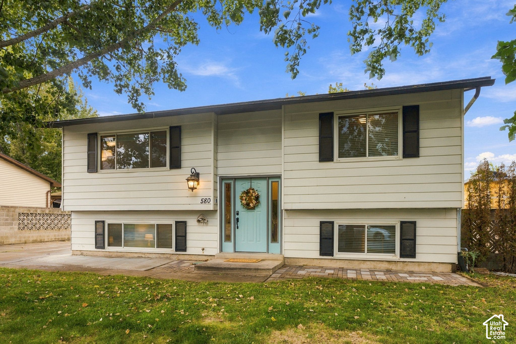 580 E ALOHA LN photo 3