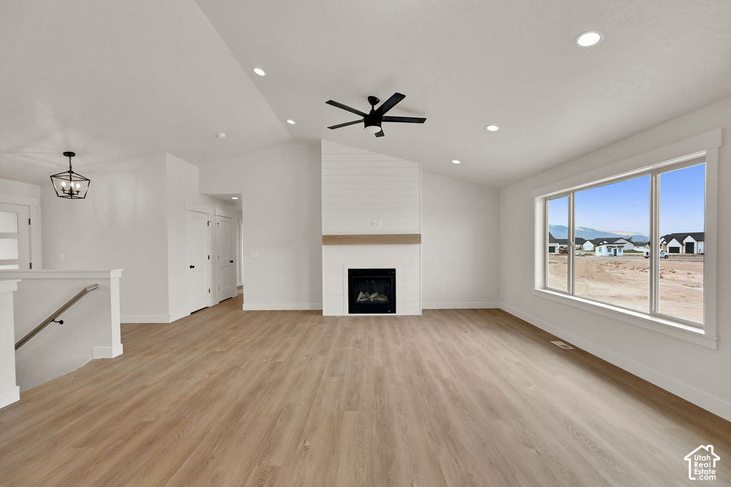 633 E SHELLY LN photo 4