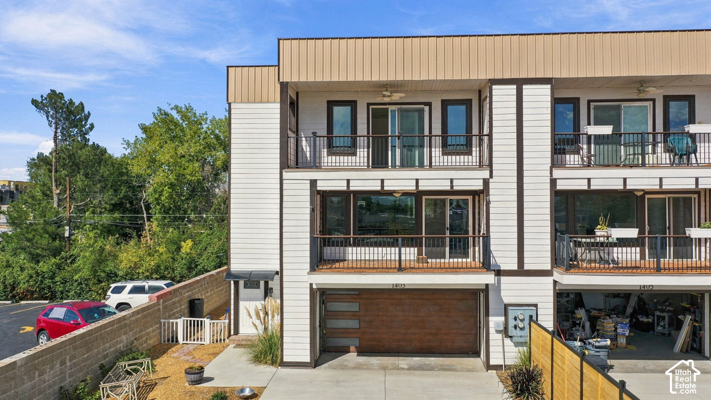 1405 E WOODLAND AVE photo 2