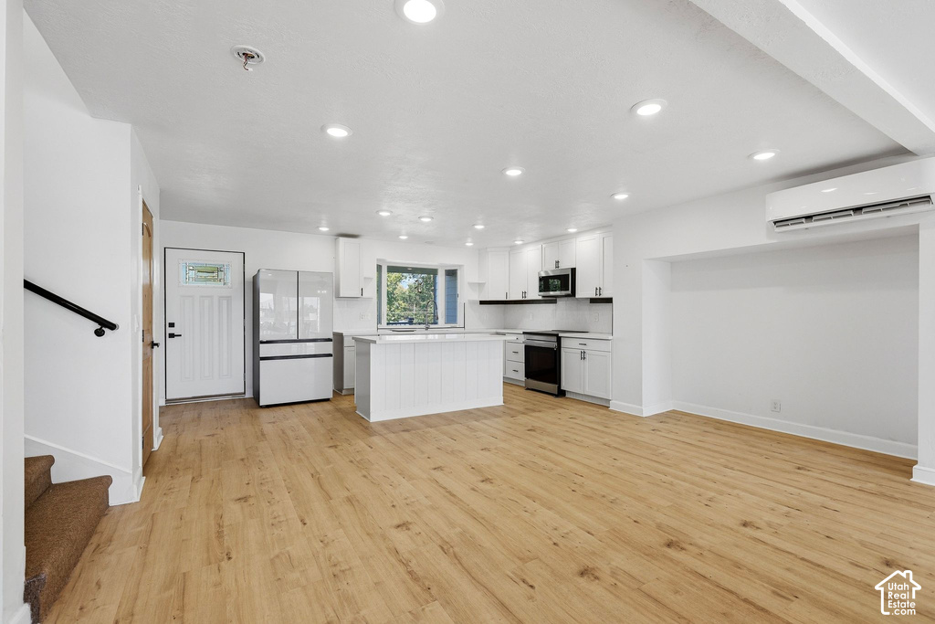 1405 E WOODLAND AVE photo 3