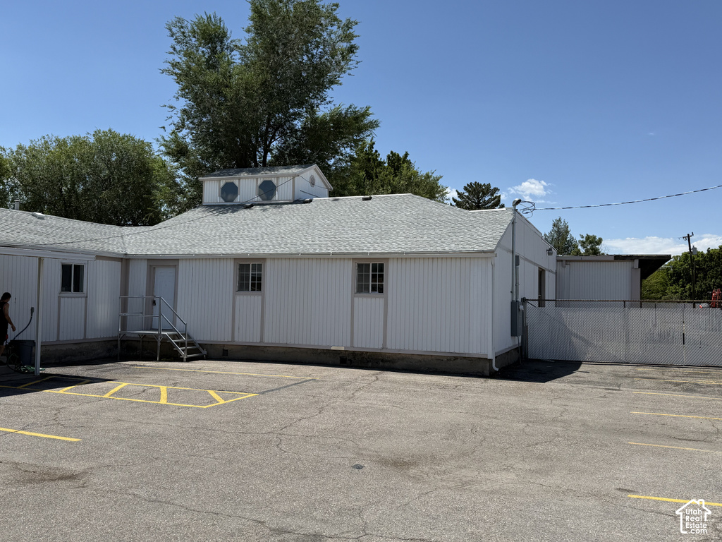 285 N MAIN ST photo 3