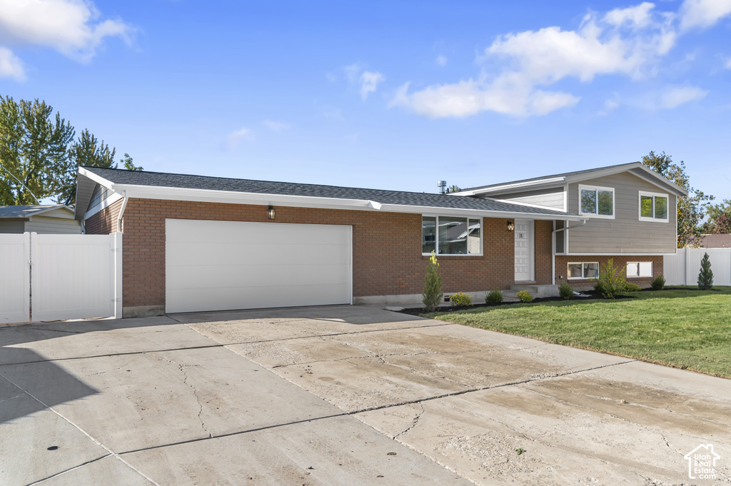 572 S 520 W photo 2