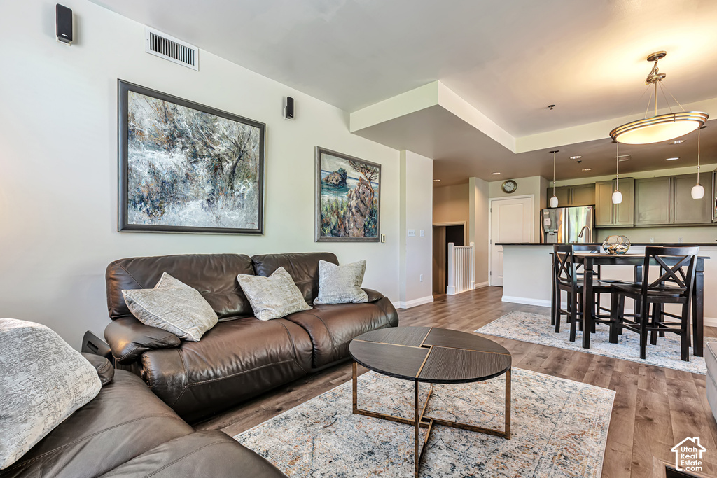 350 S 200 E photo 3