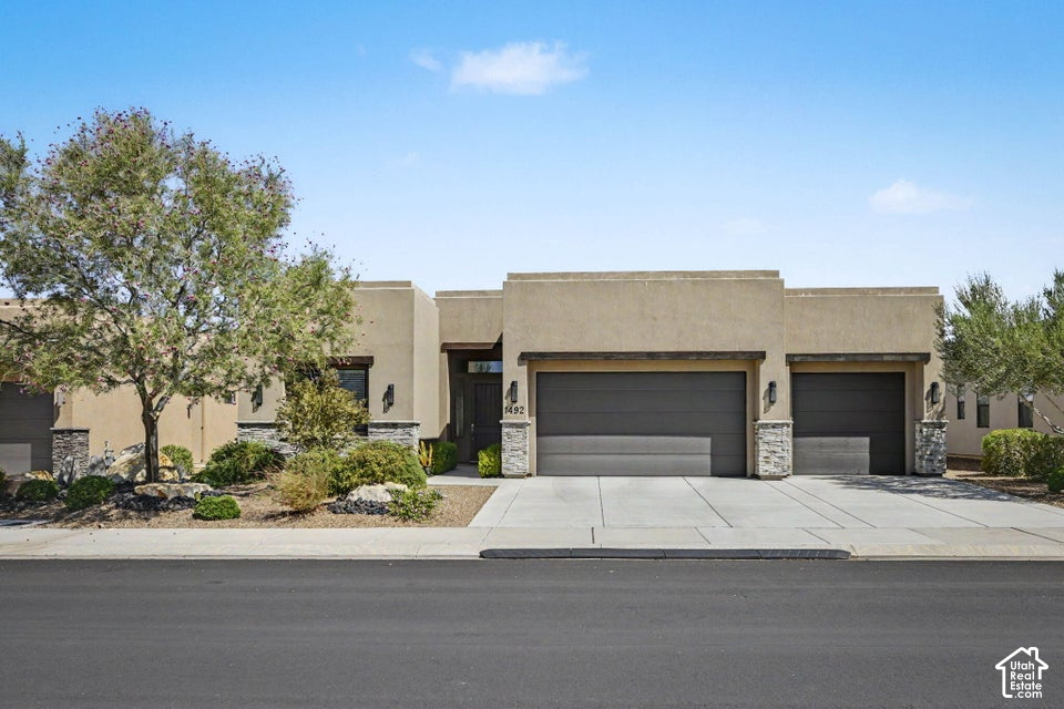 1492 W POCKET MESA DR photo 3