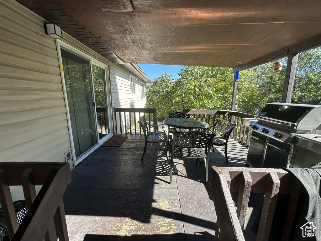 384 E DOREEN ST photo 4