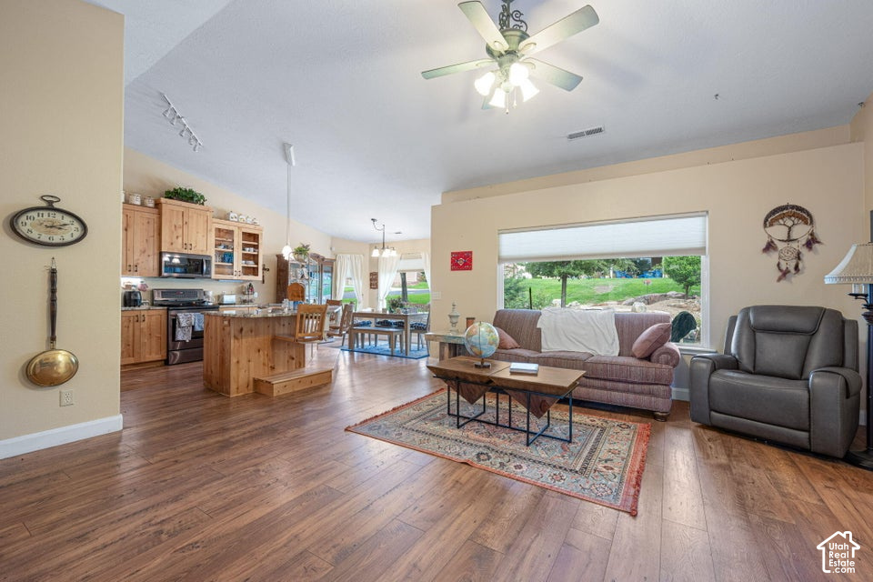 210 N MALL DR photo 3