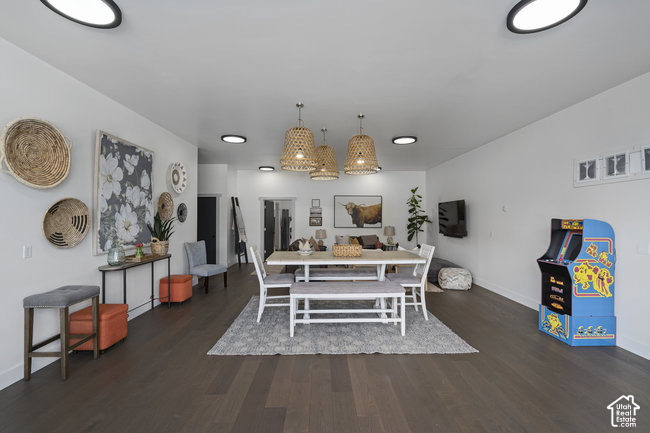 2087 W CENTER ST photo 4