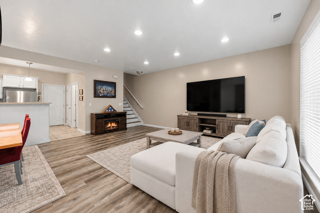 944 W WILLOW GREEN WAY photo 4