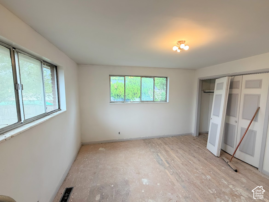 929 E GARDEN DR photo 3