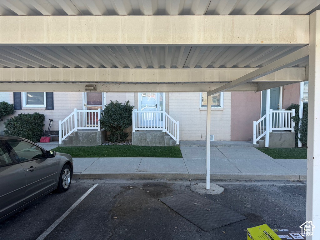 348 E YELLOW FEATHER DR photo 2