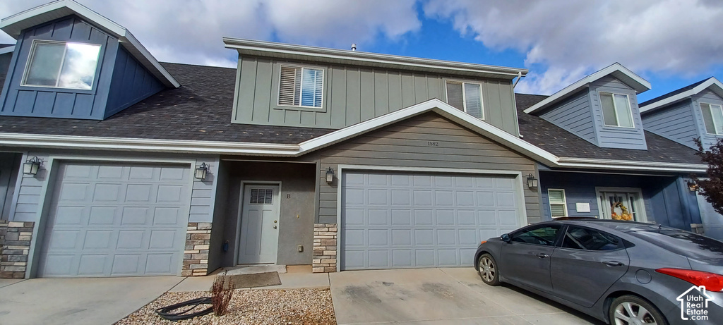 1582 S QUARTZ DR photo 2