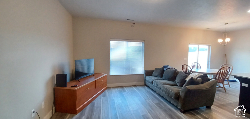 1582 S QUARTZ DR photo 4