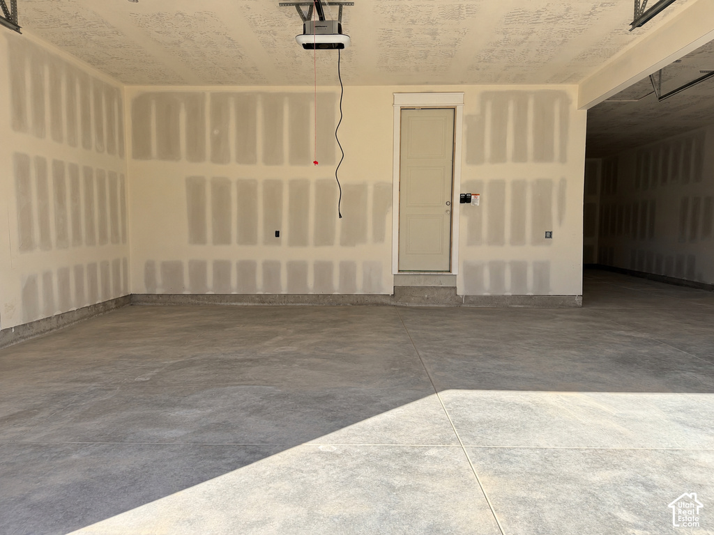 419 N AMBER LN photo 5