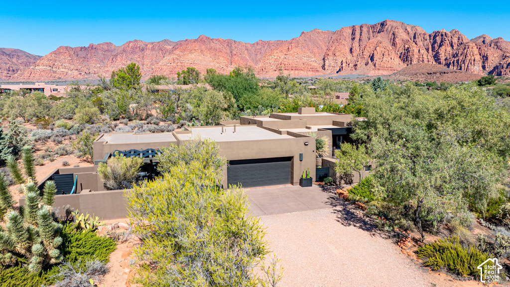 1114 W TWO MOONS CIR photo 3
